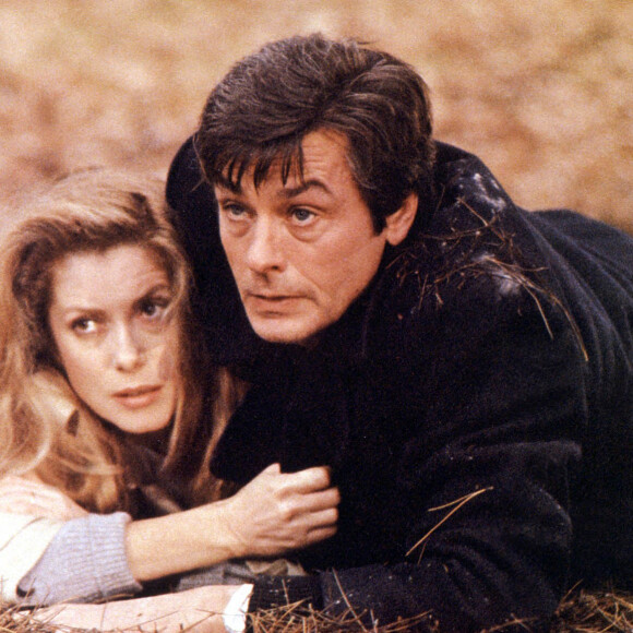 Archives - Catherine Deneuve et Alain Delon sur le tournage du film "Le choc". 1982 MPP/Bestimage