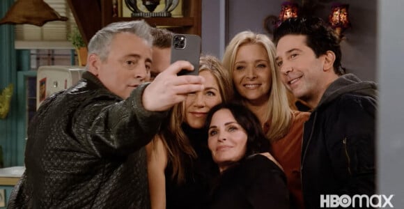 Jennifer Aniston, Courteney Cox, Lisa Kudrow, Matt LeBlanc, David Schwimmer et Matthew Perry dans l'épisode spécial "Friends : The Reunion ". Le 27 mai 2021.