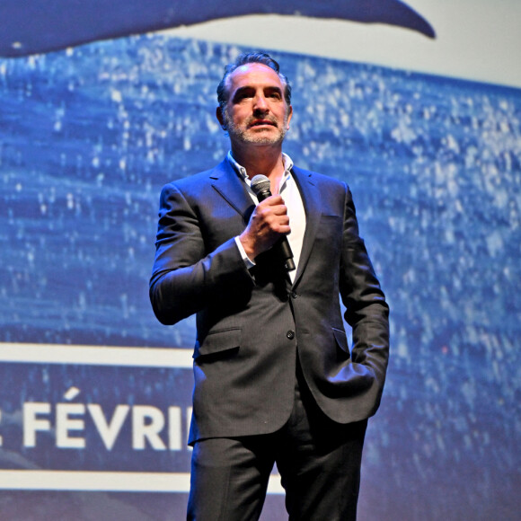 Jean Dujardin durant l'avant première mondiale au Grimaldi Forum à Monaco, le 9 février 2023, du film "Les gardiennes de la planète" réalisé par Jean-Albert Lièvre et raconté par J.Dujardin. Ce film est inspiré par le poème d'Heathcote Williams, "Whale Nation". Il nous fait découvrir le Groenland, le Mexique, l'Argentine, la Polynésie, mais aussi la Bretagne, la Méditerranée et la Normandie, l'Afrique du sud, l'Australie, le Tonga, le Kamtchatka ou encore l'Antarctique, Hawaï, et la Norvège. L'histoire commence par une baleine à bosse échouée sur un rivage isolé. Alors qu’un groupe d’hommes et de femmes organise son sauvetage, on découvre l’histoire extraordinaire des cétacés, citoyens des océans du monde, essentiels à l’écosystème de la planète depuis plus de 50 millions d’années. La sortie en salle se fera le 22 février. © Bruno Bebert / Bestimage  World premiere at the Grimaldi Forum in Monaco on 9 February 2023 of the film "Les gardiennes de la planète" directed by Jean-Albert Lièvre and narrated by J. Dujardin. This film is inspired by Heathcote Williams' poem, "Whale Nation". It takes us to Greenland, Mexico, Argentina, Polynesia, Brittany, the Mediterranean and Normandy, South Africa, Australia, Tonga, Kamchatka, Antarctica, Hawaii and Norway. The story begins with a humpback whale stranded on a remote shore. As a group of men and women organise its rescue, we discover the extraordinary story of cetaceans, citizens of the world's oceans, essential to the planet's ecosystem for over 50 million years. The film will be released on 22 February. 