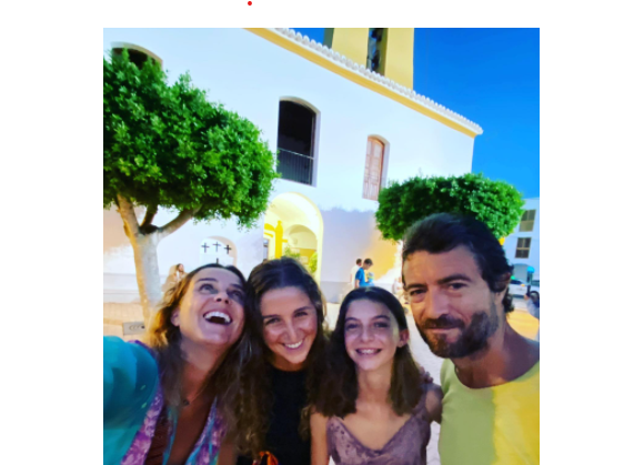 Marine Vignes, son mari Marc-Antoine Colonna, leur fille Tess et Nina, la fille de Marine et Nagui