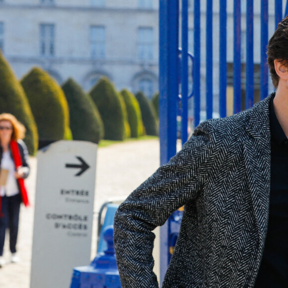 Jean-Baptiste Maunier - Sorties de l'hommage funèbre à Jacques Perrin aux Invalides à Paris, France, le 29 avril 2022. © Christophe Clovis/Bestimage