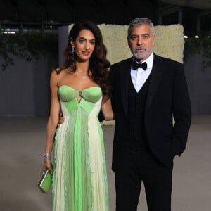 George Clooney et sa femme Amal Clooney - Photocall de la 2ème édition du gala annuel du musée de l'Académie à l'Academy Museum of Motion Pictures de Los Angeles, Californie, Etats-Unis, le 15 octobre 2022. © T. Lowe/Zuma Press/Bestimage 