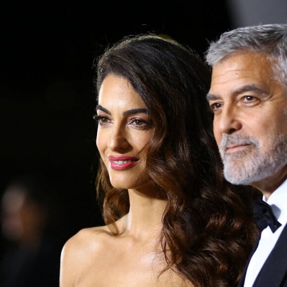 George Clooney et sa femme Amal Alamuddin Clooney - Photocall de la 2ème édition du gala annuel du musée de l'Académie à l'Academy Museum of Motion Pictures de Los Angeles le 15 octobre 2022.