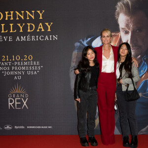 Semi-Exclusif - Laeticia Hallyday et ses filles Joy et Jade - Projection au Grand Rex à Paris des documentaires "Johnny USA" et "A nos promesses" à l'occasion de la Journée Spéciale Johnny, son rêve américain. © Jacovides-Moreau / Bestimage