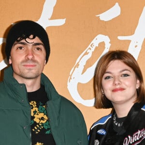 Florian Rossi et sa compagne Louane Emera - Avant-première du film "Cet été-là" au cinéma Pathé Wepler à Paris le 3 janvier 2022. © Coadic Guirec/Bestimage