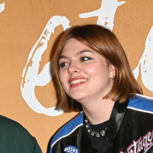 Florian Rossi et sa compagne Louane Emera - Avant-première du film "Cet été-là" au cinéma Pathé Wepler à Paris le 3 janvier 2022. © Coadic Guirec/Bestimage