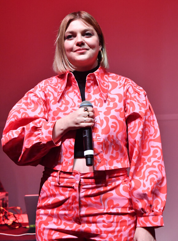 Exclusif - Louane - La chanteuse Chilla ( Maréva Ranarivelo) en showcase pour la sortie de son album "Ego" à Paris le 3 novembre 2022. © Veeren / Bestimage