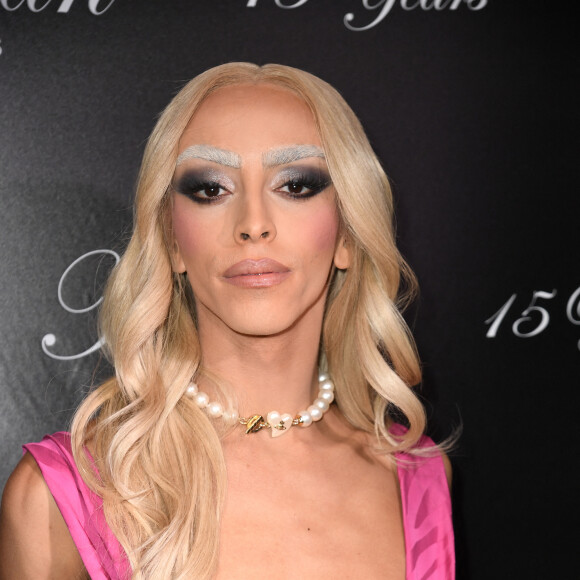 Bilal Hassani - Photocall de la soirée anniversaire de Kilian Paris, 15 ans, en marge de la fashion week PAP femme printemps / été 2023 à l'Hôtel Plaza Athénée le 3 octobre 2022. © Giancarlo Gorassini / Bestimage