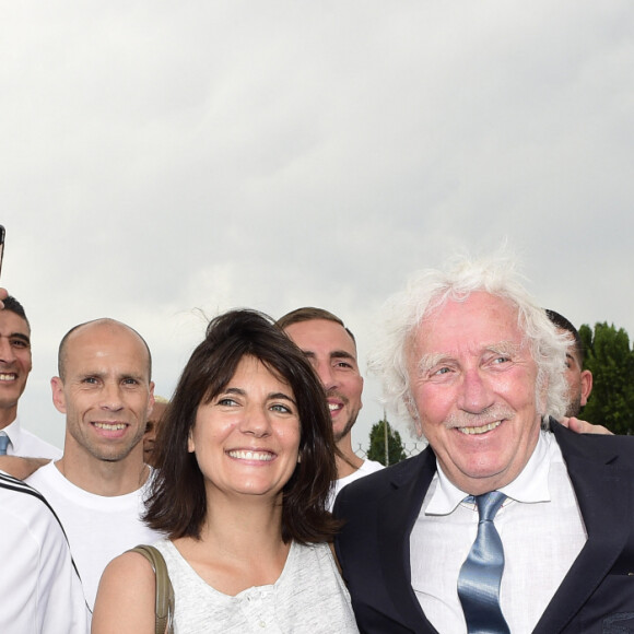 Exclusif - Claude Puel, Estelle Denis, Jacques Vendroux (manager du Variétés Club de France), Arsène Wenger lors du match caritatif entre le Variétés Club de France et une sélection du FC Coubron au profit de l'association Envoludia lors de l'inauguration du complexe Thierry Roland à Courbon, Seine-Saint-Denis, France, le 30 juin 2019. © Jean-Baptiste Autissier/Panoramic/Bestimage 