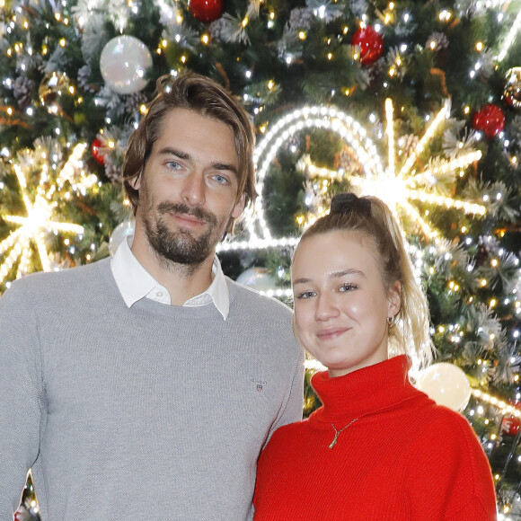 Exclusif - Camille Lacourt, Zoé Marchal ( fille de O. Marchal) - Camille Lacourt inaugure les illuminations de Noël à Westfield Velizy 2, Velizy le 23 Novembre 2019 © Marc Ausset-Lacroix / Bestimage