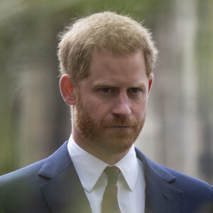 Le prince Harry a dévoilé dans ses mémoires les coulisses de la réunion de crise organisée à Sandringham avec William, Elizabeth II et Charles avant leur départ.
Le prince Harry lors du déjeuner "Lord Mayor's Big Curry Lunch" au Guildhall à Londres. Le prince Harry, duc de Sussex, participe à la douzième édition du Big Curry Lunch du Lord Mayor au profit des trois organismes de bienfaisance du service national: ABF The Soldiers 'Charity, la Royal Navy et Royal Marines Charity et le Royal Air Force Benevolent Fund. Le déjeuner, organisé par le maire de la ville de Londres, a permis de collecter plus de 1,9 million de livres sterling depuis 2008 et devrait atteindre le cap des 2 millions de livres sterling cette année. Cet argent servira à soutenir les soldats et les anciens combattants ayant servi Irak et Afghanistan. À son arrivée, le prince a reçu un cadeau de Zofia Zdenkowska, âgée de 4 ans, et a reçu des cadeaux pour son futur bébé. 