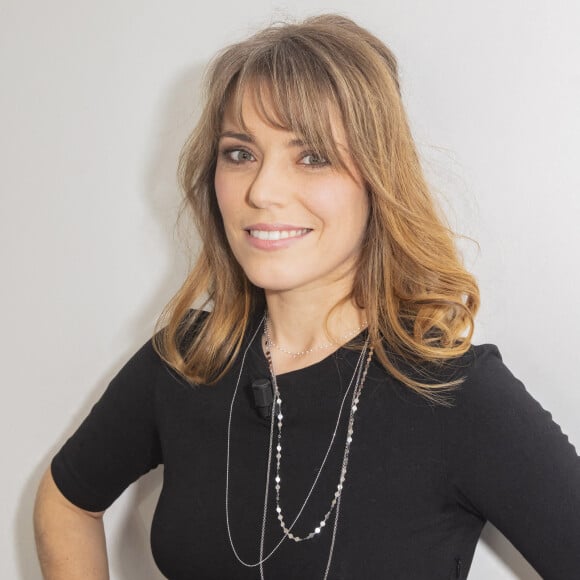 Depuis, cette période, la vie de l'artiste a bien changé.
Exclusif - Emma Daumas - Rendez-Vous backstage pendant l'émission "On Est En Direct" (OEED), présentée par L. Ruquier et diffusée en direct le 13 Février 2021 sur France 2 - Paris le 13/02/2021 - © Jack Tribeca / Bestimage