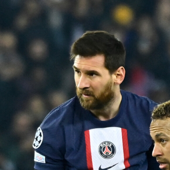 Attitude de Lionel Leo Messi ( 30 - PSG ) - Neymar Jr ( 10 - PSG ) - - Match de 8ème de finale aller de la Ligue Des Champions 2023 (LDC) "PSG - Bayern Munich (0-1)" au Parc Des Princes, le 14 février 2023.