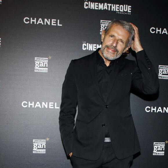 Lambert Wilson - People à la projection du film "L'année dernière à Marienbad" à l'occasion de la rétrospective Alain Resnais à la Cinémathèque à Paris. Le 18 novembre 2021 © Denis Guignebourg / Bestimage