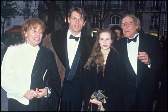 Archives - Lambert Wilson avec ses parents Georges Wilson et Nicole Mulon en 1992.
