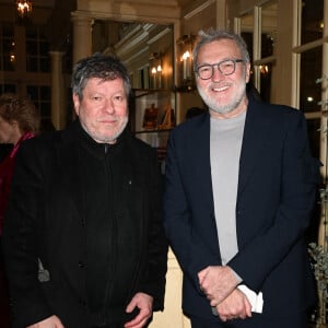 Exclusif - Régis Laspalès et Laurent Ruquier - 100ème de la pièce "Je préfère qu'on reste ensemble" au Théâtre des Variétés à Paris le 12 janvier 2023. © Coadic Guirec/Bestimage 