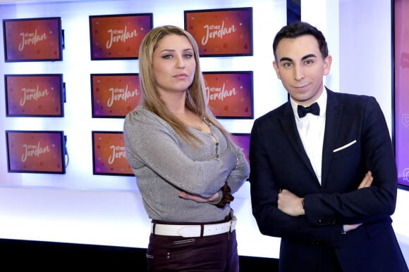 Exclusif - Amandine Pellissard - Jordan de Luxe pose avec ses invités de l'émission "Chez Jordan" à Paris le 15 octobre 2022. © Cédric Perrin/Bestimage