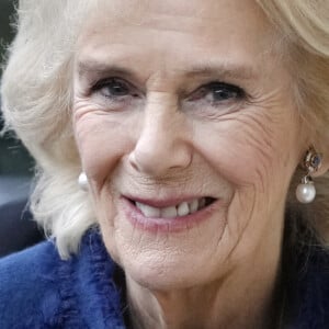 Camilla Parker Bowles, reine consort d'Angleterre, lors d'une visite pour rouvrir officiellement le Boston Manor, récemment rénové, à Brentford, dans l'ouest de Londres, le 23 février 2023. La maison jacobéenne sera bientôt ouverte au public et propose un centre d'apprentissage pour les enfants avec plus de 150 bénévoles, six jours par semaine. 