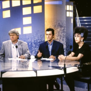 Ils ont formé un duo emblématique de télévision ?
Archives - Christophe Dechavanne, Anémone et Patrice Carmouze sur le plateau de l'émission "Coucou c'est nous". Paris.