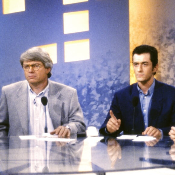 Ils ont formé un duo emblématique de télévision ?
Archives - Christophe Dechavanne, Anémone et Patrice Carmouze sur le plateau de l'émission "Coucou c'est nous". Paris.