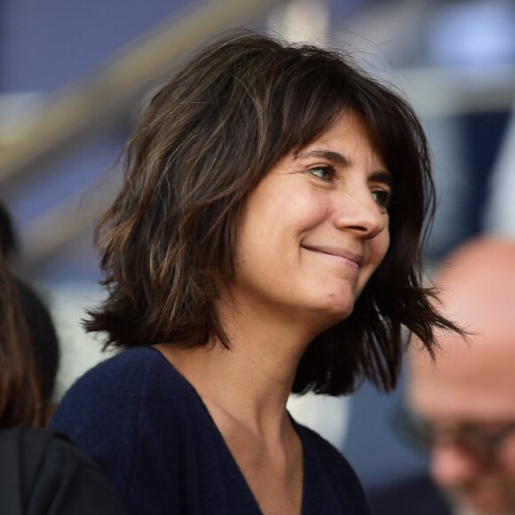 Estelle Denis dans les tribunes lors du match de championnat de Ligue 1 Conforama opposant le Paris Saint-Germain au Racing Club de Strasbourg Alsace au Parc des princes à Paris, France, le 14 septembre 2019. Le PSG a gagné 1-0. © Jean-Baptiste Autissier/Panoramic/Bestimage 