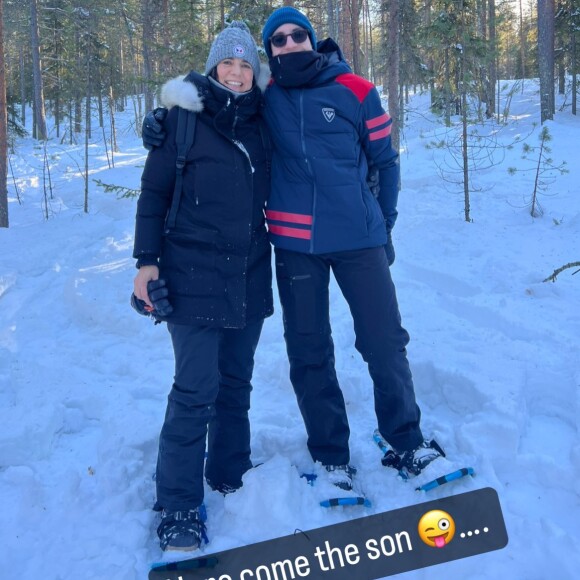 Elle est accompagnée de son fils Merlin, 15 ans. 
Estelle Denis est en vacances en Finlande avec son fils Merlin. @ Instagram / Estelle Denis