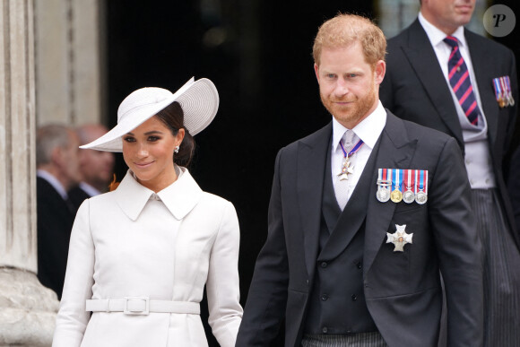 Le prince Harry et Meghan Markle - Les membres de la famille royale et les invités lors de la messe du jubilé, célébrée à la cathédrale Saint-Paul de Londres le 3 juin 2022 