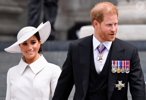 Le prince Harry, duc de Sussex, et Meghan Markle, duchesse de Sussex - Les membres de la famille royale et les invités lors de la messe célébrée à la cathédrale Saint-Paul de Londres, dans le cadre du jubilé de platine (70 ans de règne) de la reine Elisabeth II d'Angleterre. Londres, le 3 juin 2022. 