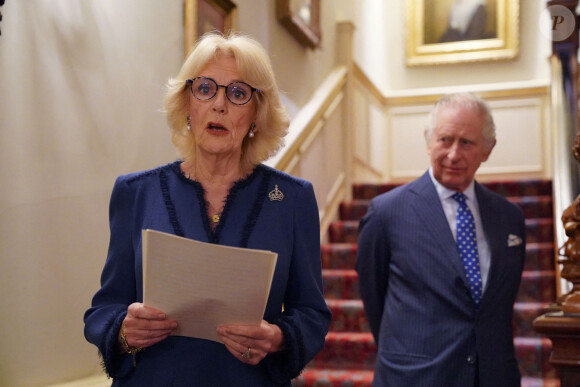 Le roi Charles III d'Angleterre et Camilla Parker Bowles, reine consort d'Angleterre, organisent une réception pour célébrer le deuxième anniversaire de "The Reading Room"à Clarence House à Londres, le 23 février 2023.