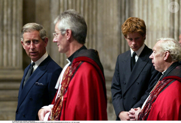Le prince Charles et le prince Harry - Commémoration à la cathédrale Saint-Paul. Londres.
