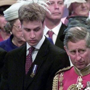 "Je peux vous confirmer que le duc a reçu un email de la part du bureau de Sa Majesté", affirment les représentants d'Harry.
Le prince William, le prince Harry et le prince Charles au Jubilé d'or de la reine Elizabeth II.
