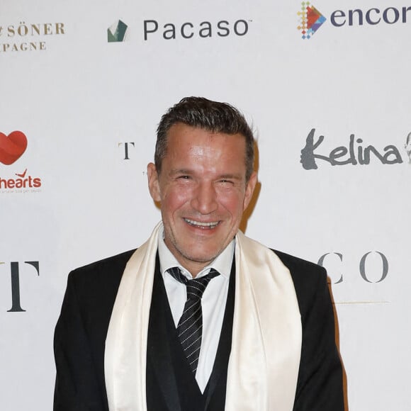 Benjamin Castaldi - Photocall de la 10ème édition du "Global Gift Gala 2021" à l'hôtel Four Seasons Hotel George V à Paris le 30 octobre 2021. La fondatrice espagnole Maria Bravo réunit à Paris pour célébrer la 10ème édition anniversaire du Global Gift Gala : Eva Longoria, Gims, Amaury Nolasco et le philantropreneur Tural Mammadov La soirée de Gala se tient au légendaire Four Seasons Hotel George V le 30 octobre 2021 María Bravo, fondatrice et présidente du Global Gift Gala, continue sa quête de records à la recherche d'un monde plus juste, plus équitable, plus solidaire et dans lequel, les hauts profils de la société aident inconditionnellement les plus vulnérables. Pour cette dixième édition du Global Gift Gala, une marraine d'exception, l'actrice, réalisatrice et activiste nord-américaine internationalement reconnue, Eva Longoria. Un parrain engagé, Gims, ambassadeur de la nouvelle marque de café haut de gamme Lingui Yo, associée au Gala pour cet anniversaire, valorisant les valeurs communes entre la marque et le Global Gift Gala : respect de l'environnement et engagement fort sur le plan humanitaire en Afrique notamment. C'est comme ambassadeur de Lingui Yo et parrain de Global Gift Gala que Gims souhaite entre autres " financer l'éducation des jeunes en Afrique et l'accès à l'eau potable. Valoriser la production et le savoir-faire local ainsi que toutes les filières d'excellences africaines " dixit Gims. D'autres visages les plus connus de la scène internationale de la solidarité sont également présents : Chenoa, Amy Jackson, Amaury Nolasco, Gary Dourdan et le philantropreneur Tural Mammadov. La chanteuse Chenoa se verra également remettre l'Award du Global Gift Women Empowerment. À propos du Global Gift Gala : C'est l'événement philanthropique international et annuel qui propose une vente aux enchères en direct avec des expériences uniques que " l'argent ne peut pas acheter " ainsi que la présence de personnalités nationales et internationales, avec des performances en direct des artistes les plus admirés. © Marc Ausset Lacroix/Bestimage