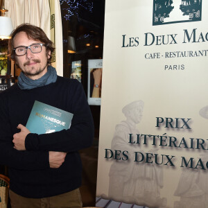 Lorànt Deutsch présente son nouveau livre "Romanesque" dans le cadre du Lundi Des Ecrivains au café Les Deux Magots à Paris le 18 décembre 2019. © Giancarlo Gorassini/Bestimage 