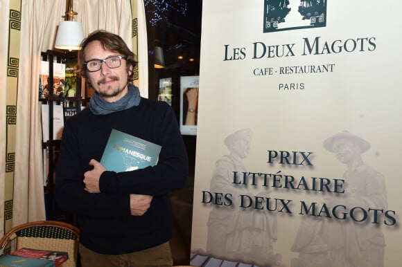 Lorànt Deutsch présente son nouveau livre "Romanesque" dans le cadre du Lundi Des Ecrivains au café Les Deux Magots à Paris le 18 décembre 2019. © Giancarlo Gorassini/Bestimage 