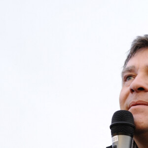 Le candidat à la primaire de la gauche Arnaud Montebourg lors de son stand-up sur le Vieux Port pendant son déplacement à Marseille, le 20 janvier 2017. © Eric Etten/Bestimage