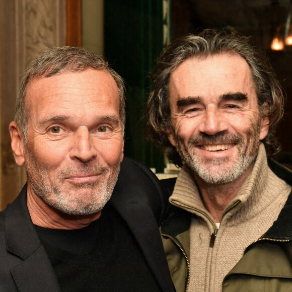 Exclusif - Laurent Baffie et Stéphane Peyron - Laurent Baffie fête son succès littéraire "1 Million de livres vendus" à la brasserie Les Deux Magots à Paris, France, le 8 mars 2023. © Veeren/Bestimage 