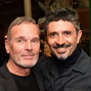 Exclusif - Laurent Baffie et Serge Khalfon - Laurent Baffie fête son succès littéraire "1 Million de livres vendus" à la brasserie Les Deux Magots à Paris, France, le 8 mars 2023. © Veeren/Bestimage 