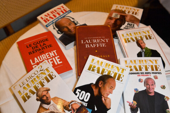 Exclusif - Laurent Baffie fête son succès littéraire "1 Million de livres vendus" à la brasserie Les Deux Magots à Paris, France, le 8 mars 2023. © Veeren/Bestimage 
