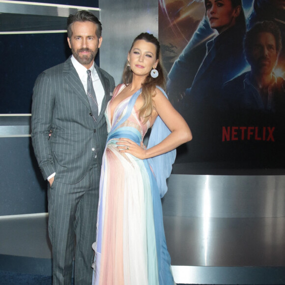 Ryan Reynolds et sa femme Blake Lively à la première du film Netflix "Adam à travers le temps" au centre Alice Tully Hall Lincoln à New York City, New York, Etats-Unis, le 28 février 2022. 