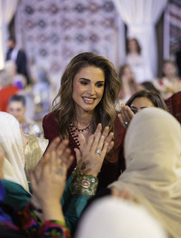 Rania de Jordanie assistera au mariage de sa fille Iman le 12 mars 2023
La reine Rania de Jordanie - Soirée henné avant le prochain mariage de la princesse Iman au palais Al Husseiniya à Amman en Jordanie le 7 mars 2023. 