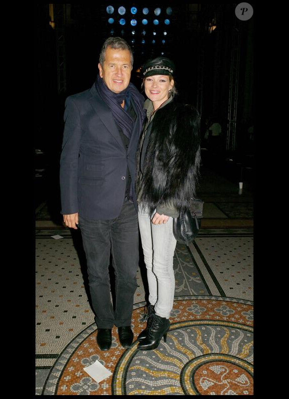 Kate Moss et Mario Testino lors du défilé Vivienne Westwood, le 21 février 2010 à Londres