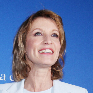  "Moi qui vous ai vue de très très près, je confirme que vous êtes naturellement belle, merde alors", "Même si ça avait été le cas, cela vous regarde (et uniquement vous)", "Alexandra est trop belle au naturel. C'est la Julia Roberts française en termes d'actrice !"
Alexandra Lamy - Avant-première du film "La chambre des merveilles" au cinéma Pathé Wepler à Paris, le 6 mars 2023. © Jonathan Rebboah / Panoramic / Bestimage