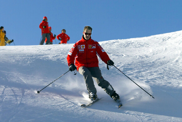 Touché par un accident de ski en 2013, Michael Schumacher n'est plus réapparu publiquement, mais un célèbre pilote allemand vient de partager une belle photo de lui
 
Michael Schumacher fait l'objet d'un documentaire, sobrement intitulé "Schumacher" et disponible sur Netflix.