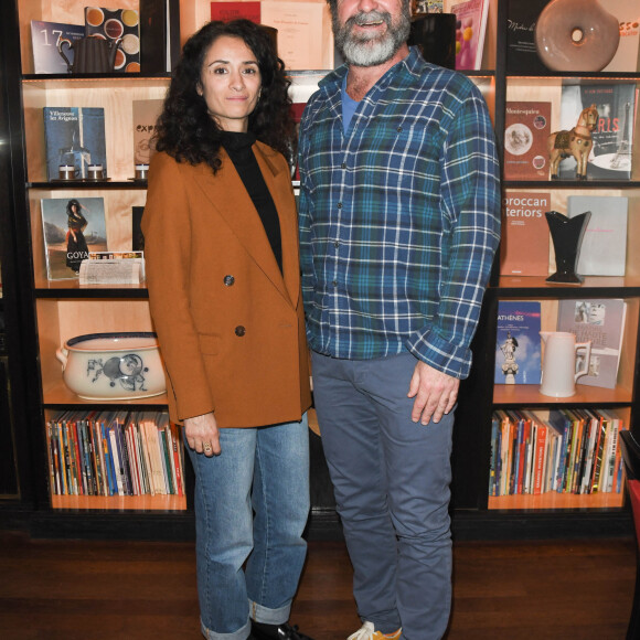 Depuis 7 ans, elle vit à Lisbonne avec son mari Éric Cantona.
Exclusif - Rachida Brakni et Eric Cantona lors d'une conférence de presse de la série (France 3) "Le voyageur: La permission de minuit" au restaurant Les Editeurs à Paris, France, le 25 février 2020. La série sera diffusée sur France 3 le mardi 17 mars 2020. © Coadic Guirec/bestimage