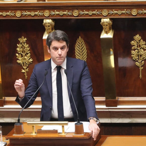 Le très affairé ministre délégué des Comptes publics a en effet fréquenté dans sa jeunesse une célèbre chanteuse.
Gabriel Attal Ministre délégué auprès du ministre de l'Économie, des Finances et de la Souveraineté industrielle et numérique, chargé des Comptes publics - Premier jour de discussion à l'Assemblée Nationale du projet de réformes des retraites. Le 6 février 2023 © Jonathan Rebboah / Panoramic / Bestimage