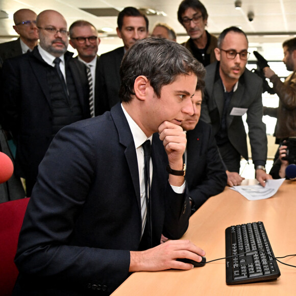 Gabriel Attal, le ministre délégué chargé des comptes publics, à Nice, le 13 janvier 2023, en compagnie de Christian Estrosi, le maire de Nice © Bruno Bebert/Bestimage