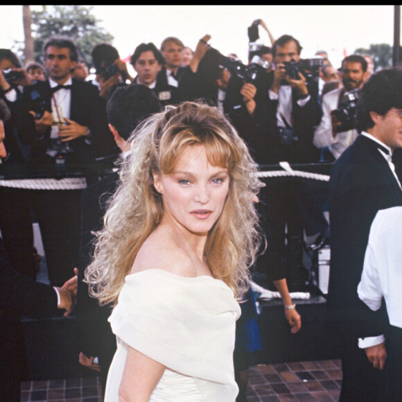 Elle a 20 ans quand elle se marie pour la première fois. 
Arielle Dombasle en 1989 à Cannes