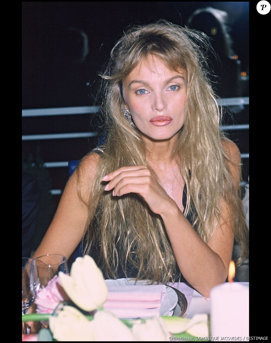 Arielle Dombasle est une artiste inclassable.
Arielle Dombasle à Monaco en 1993