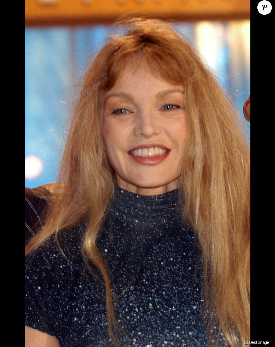 Archive - Arielle Dombasle 2005