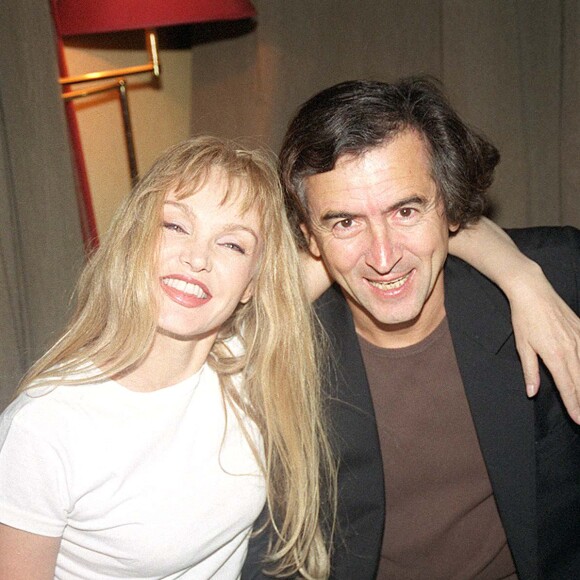"ARIELLE DOMBASLE" ET "BERNARD HENRI-LEVY" - SOIREE SOS RACISME ETOILE A PARIS "PLAN AMERICAIN" 
